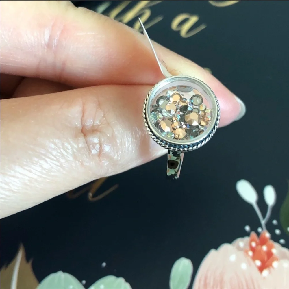 925 Sterling Silver Ring With Gem Stones